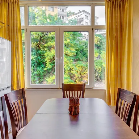 Apartment Bright Retreat With Balcony & Mountain Views By Flat Manаger Smolyan