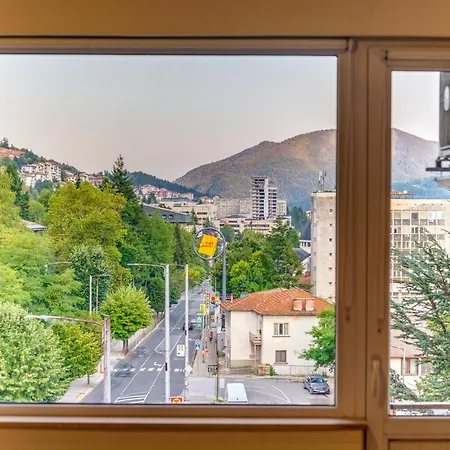 Bright Retreat With Balcony & Mountain Views By Flat Manаger Apartment Smolyan