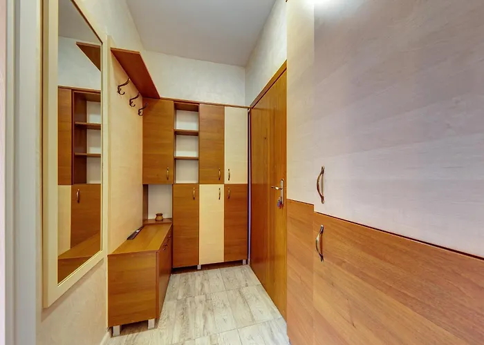 Bright Retreat With Balcony & Mountain Views By Flat Manаger